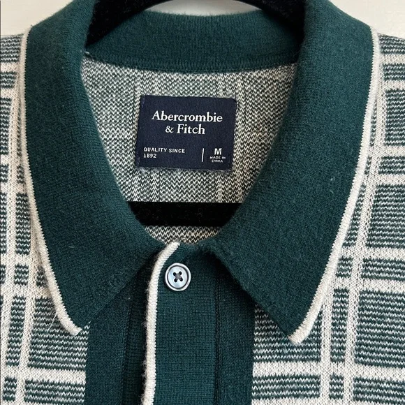 Abercrombie & Fitch Men’s Green checked Knit Sweater Polo Shirt!
Size M - Picture 2 of 4
